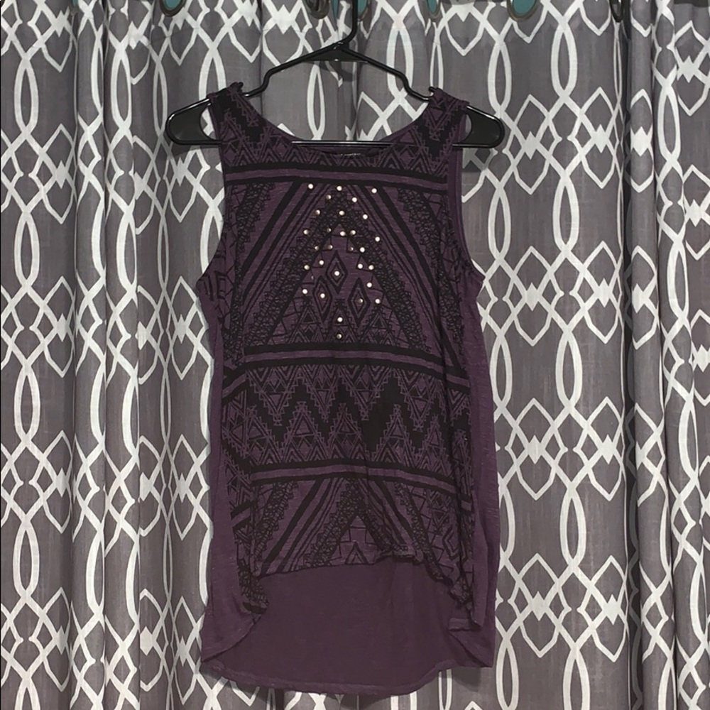 purple tank top